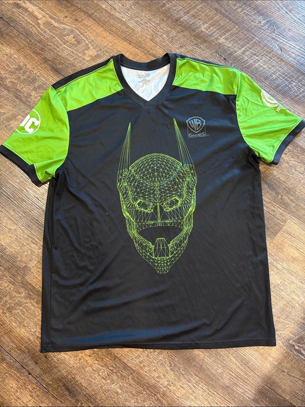 Injustice 2 Jersey/T-Shirt - XL - Gamestop - DC/WB/NetherRealm Studios BatmanEUC